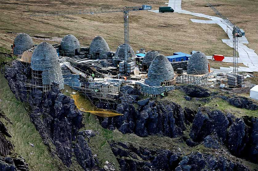 ‘Star Wars Episode VIII’ Set Photos Reveal Jedi Temple